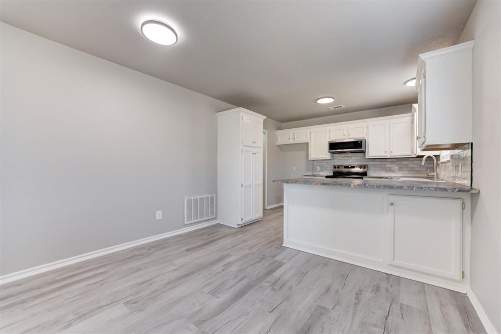 2371 Holden Lane