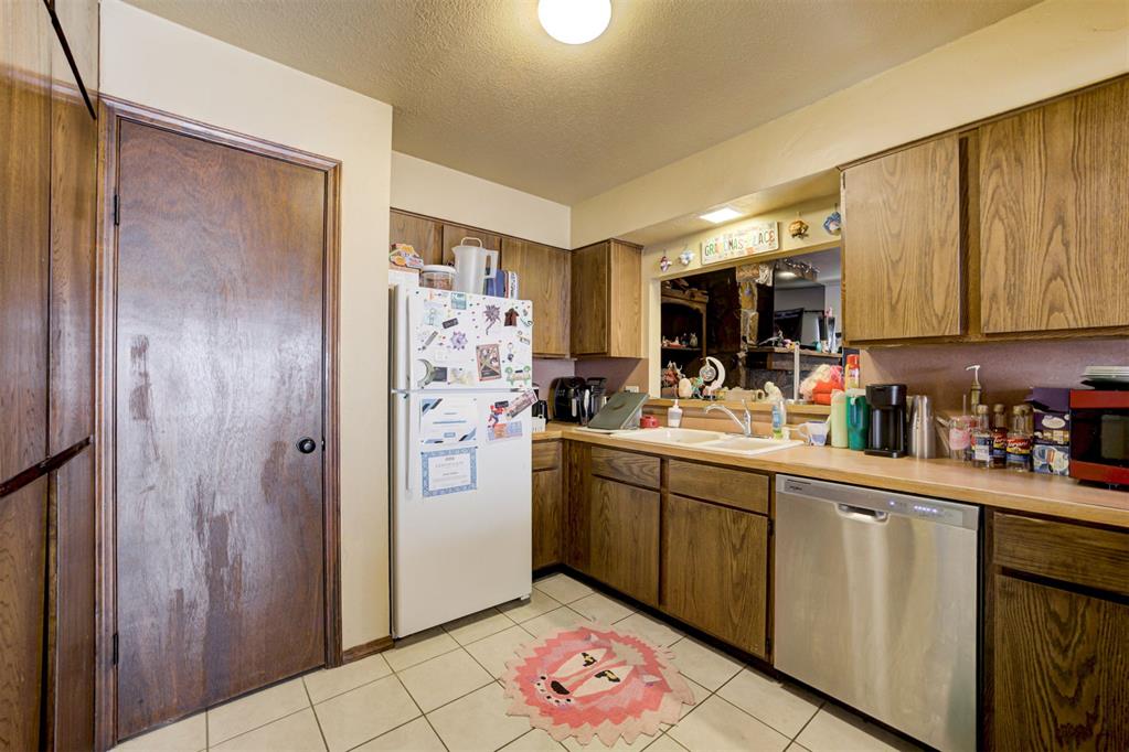 6000 W Hefner Road