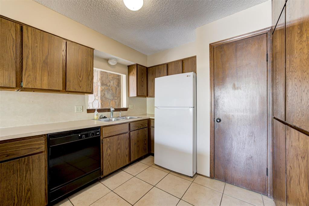 6000 W Hefner Road
