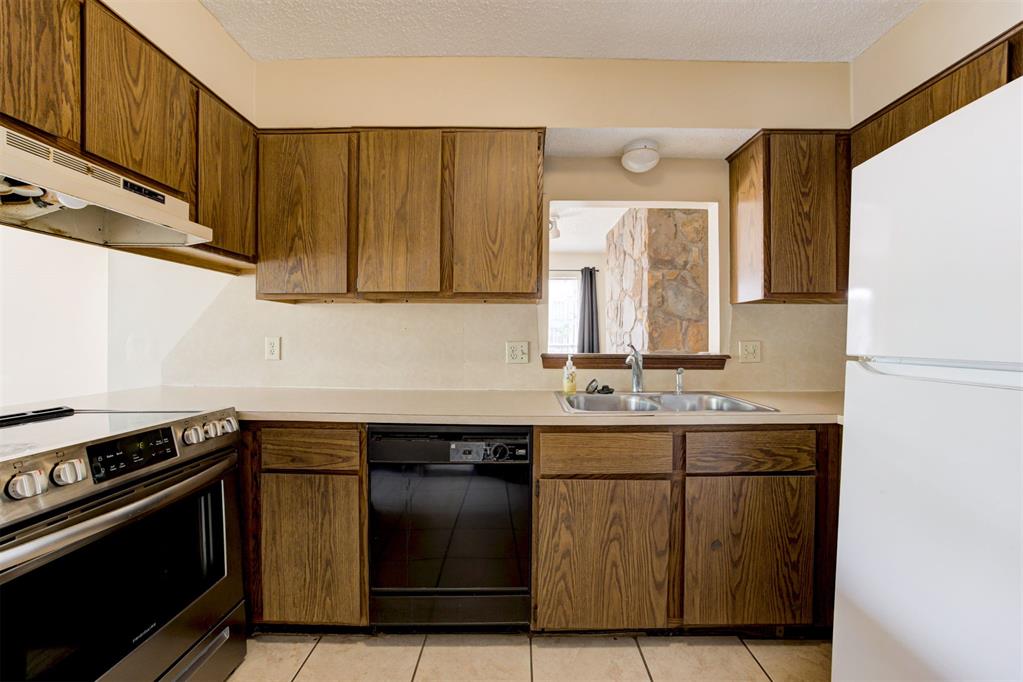 6000 W Hefner Road