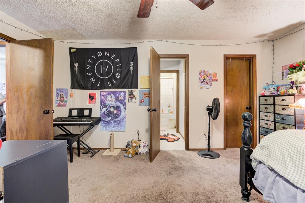 6000 W Hefner Road
