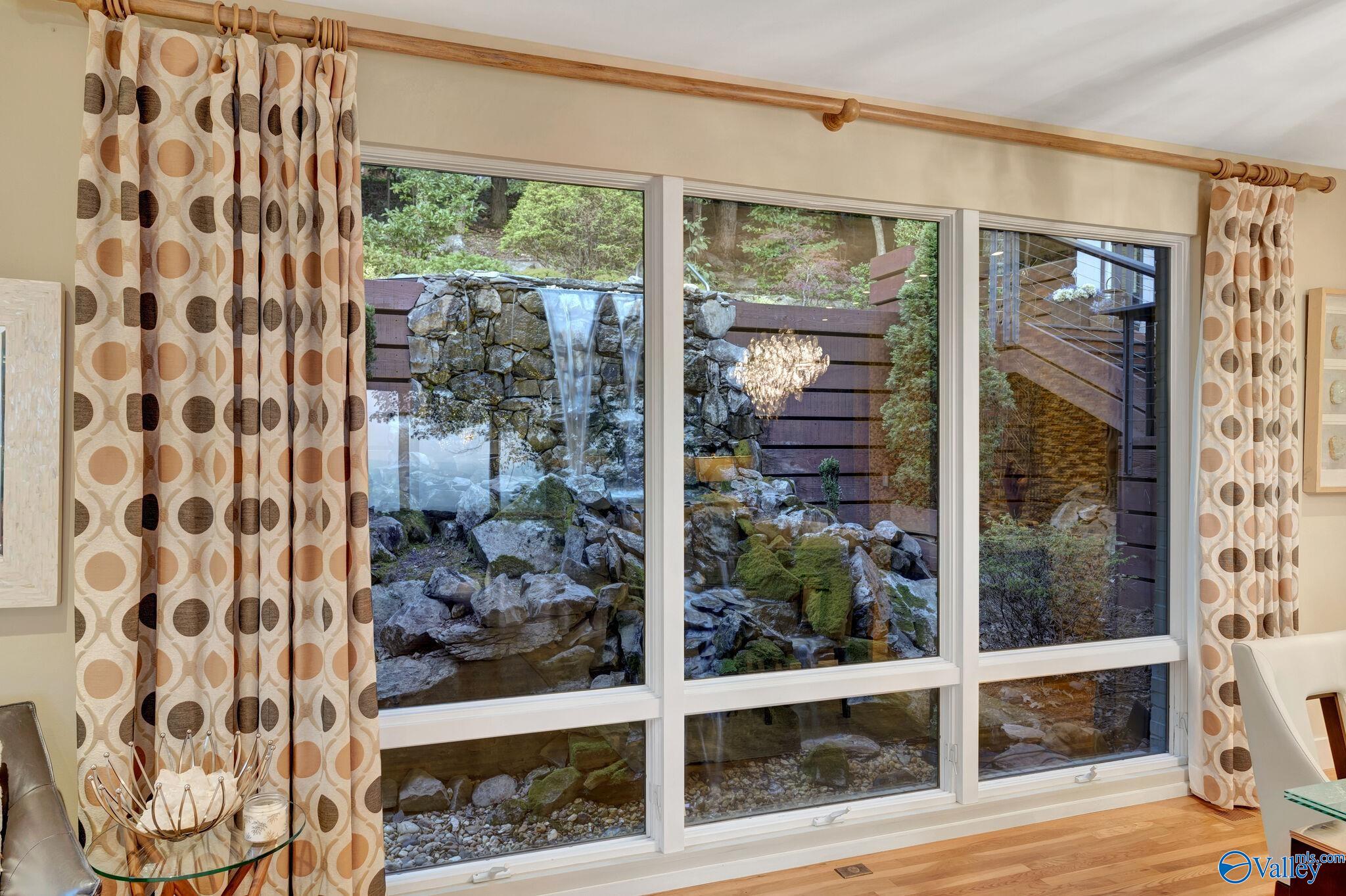 2219 Georgian Drive SE