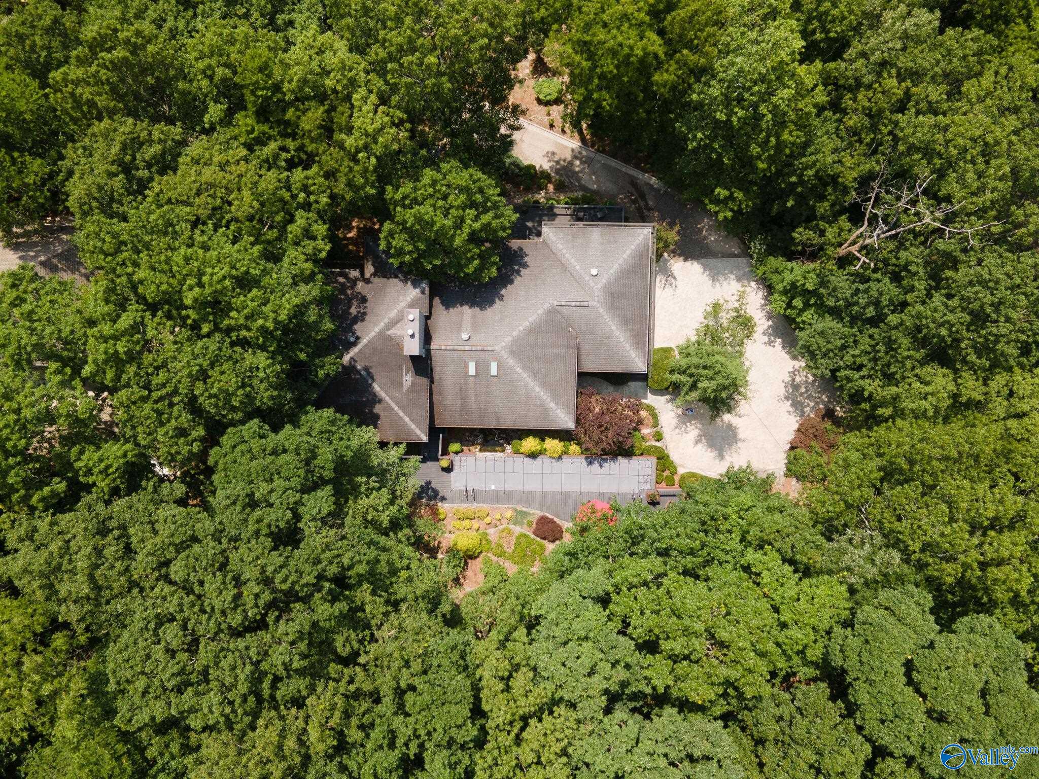 2219 Georgian Drive SE