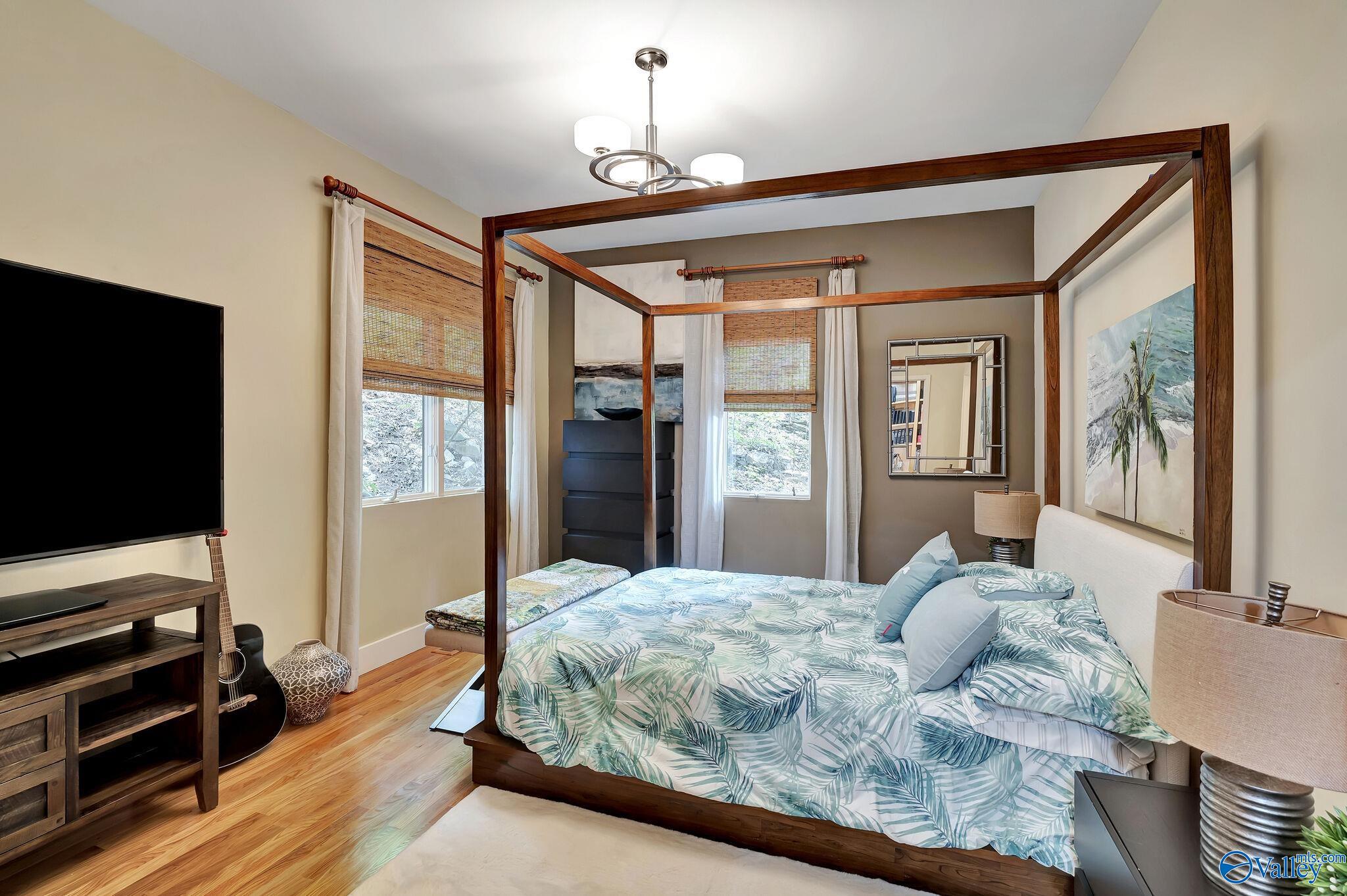 2219 Georgian Drive SE