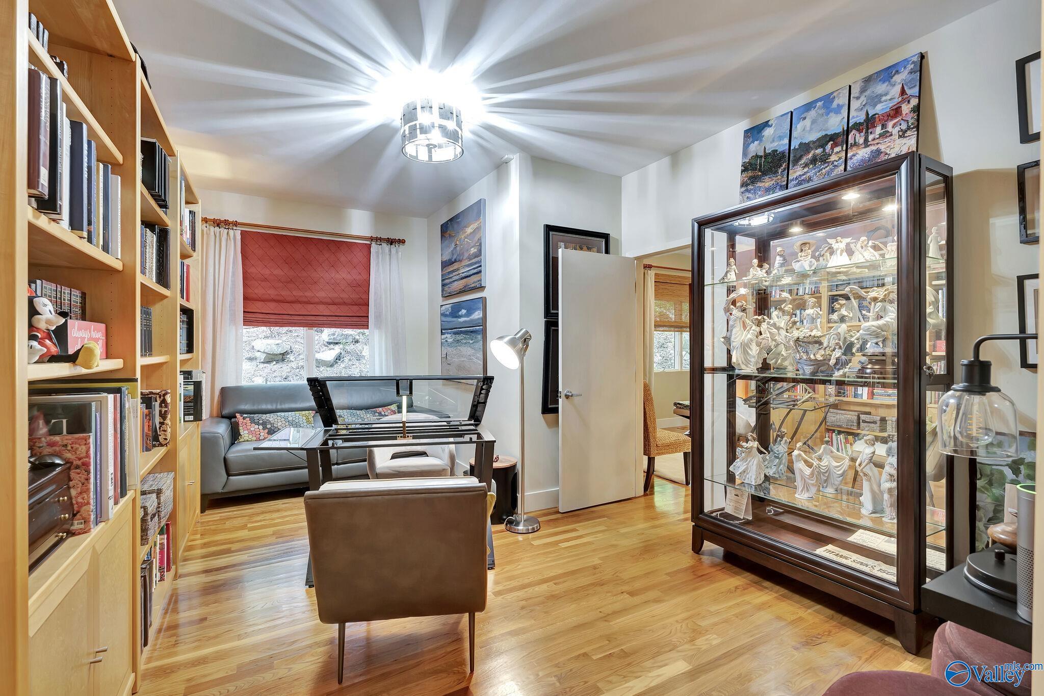 2219 Georgian Drive SE