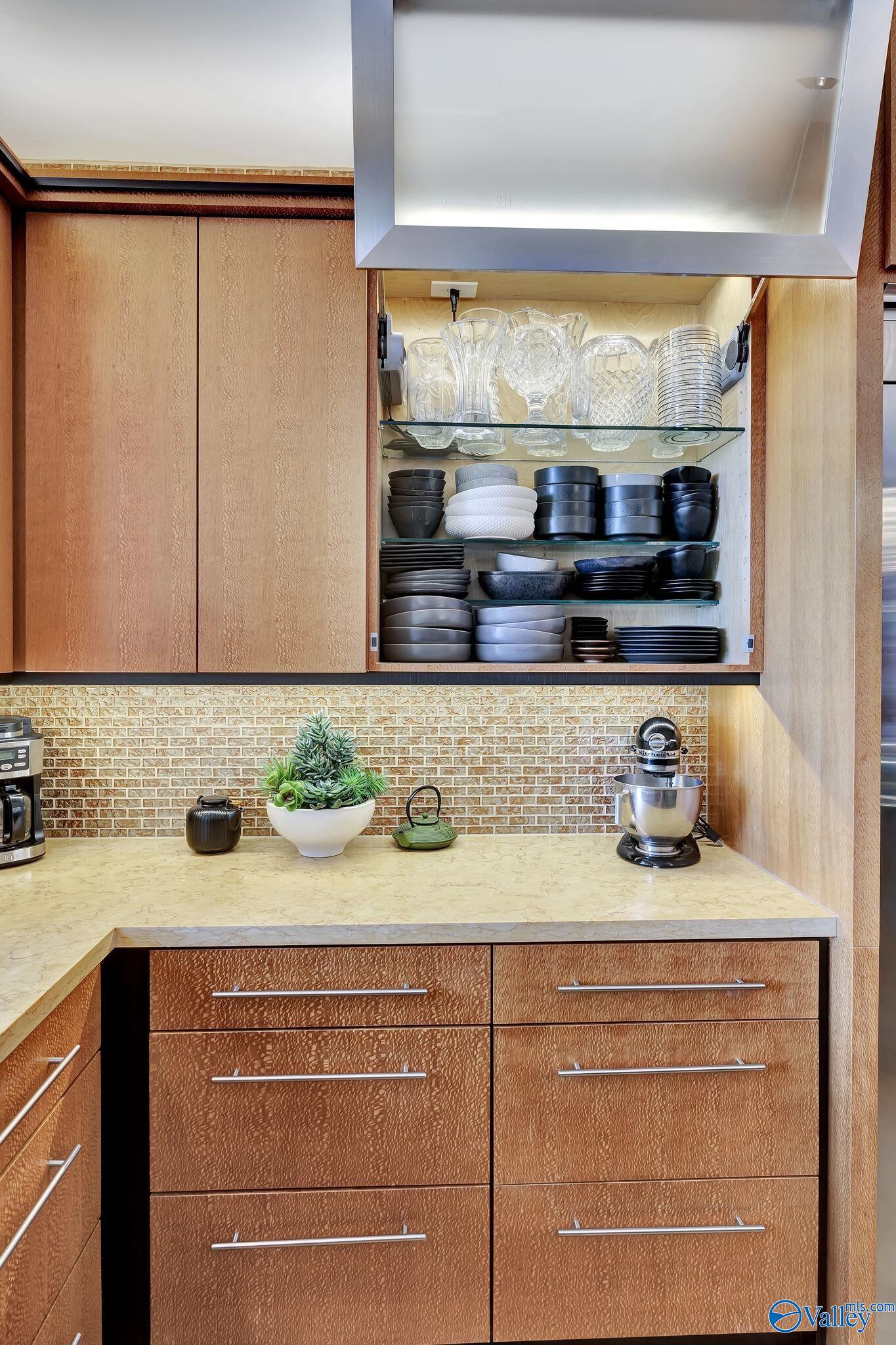 2219 Georgian Drive SE