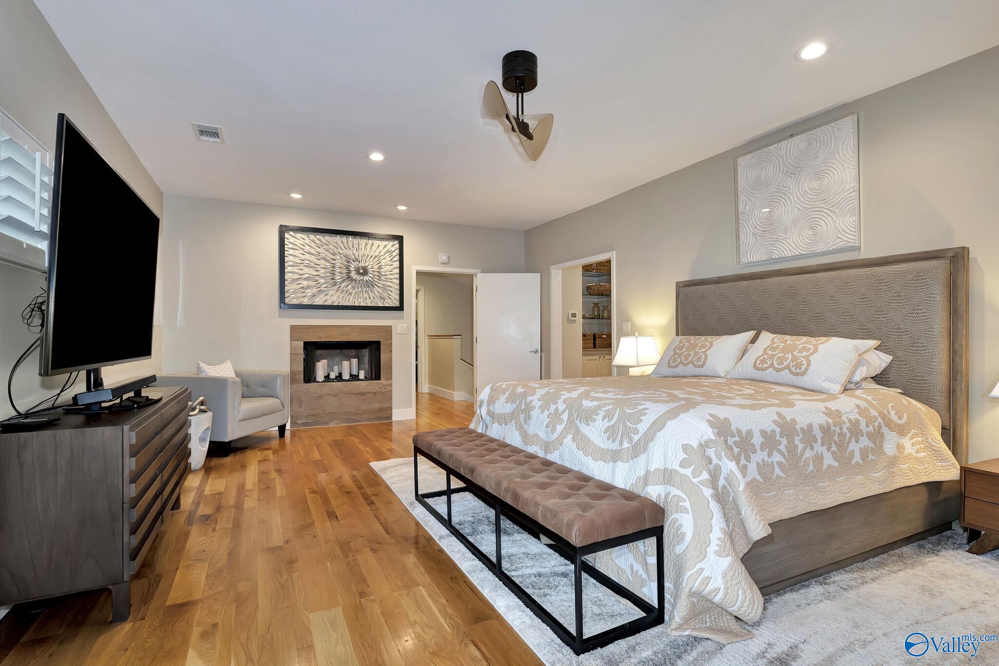 2219 Georgian Drive SE