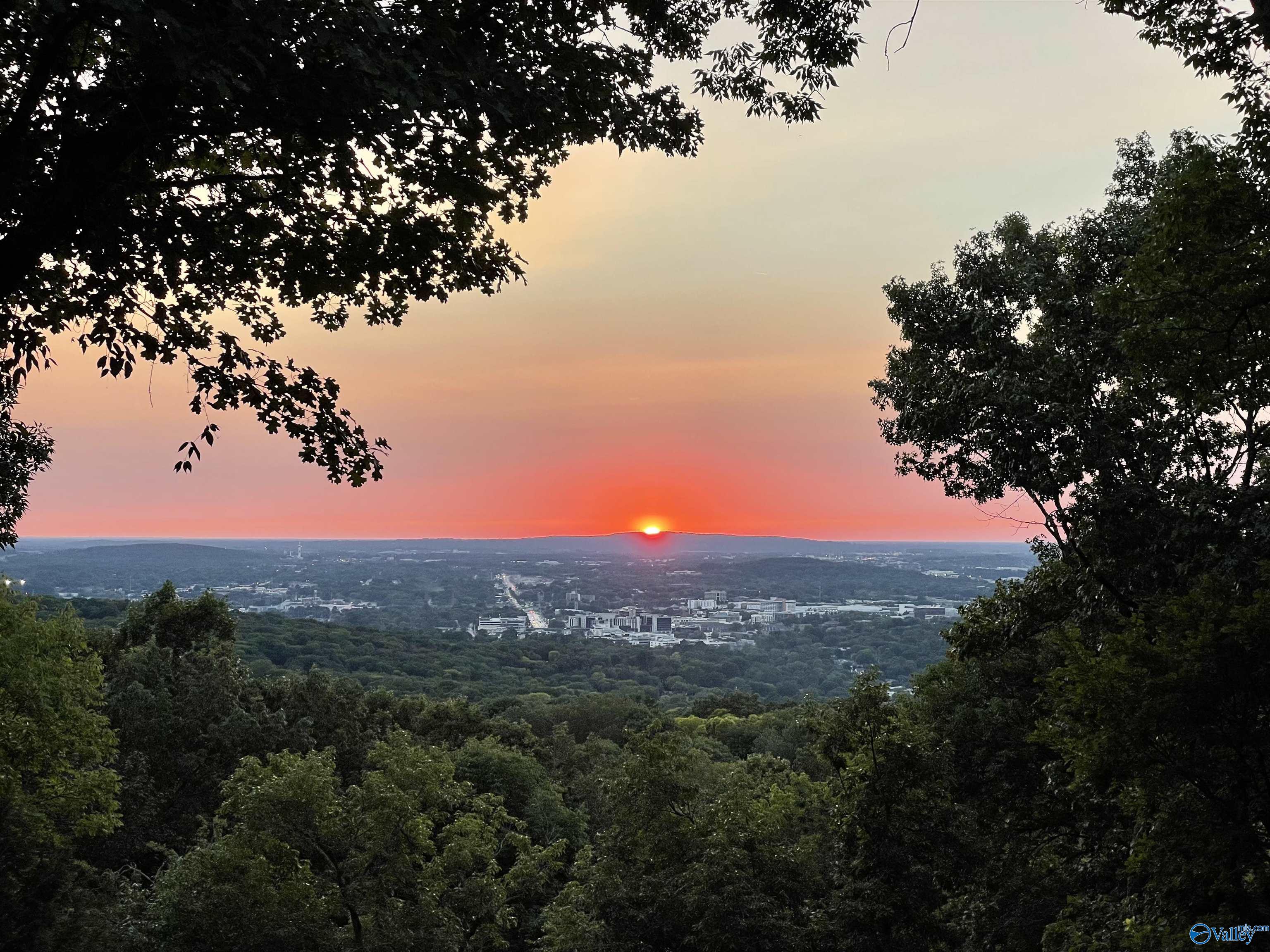 2219 Georgian Drive SE