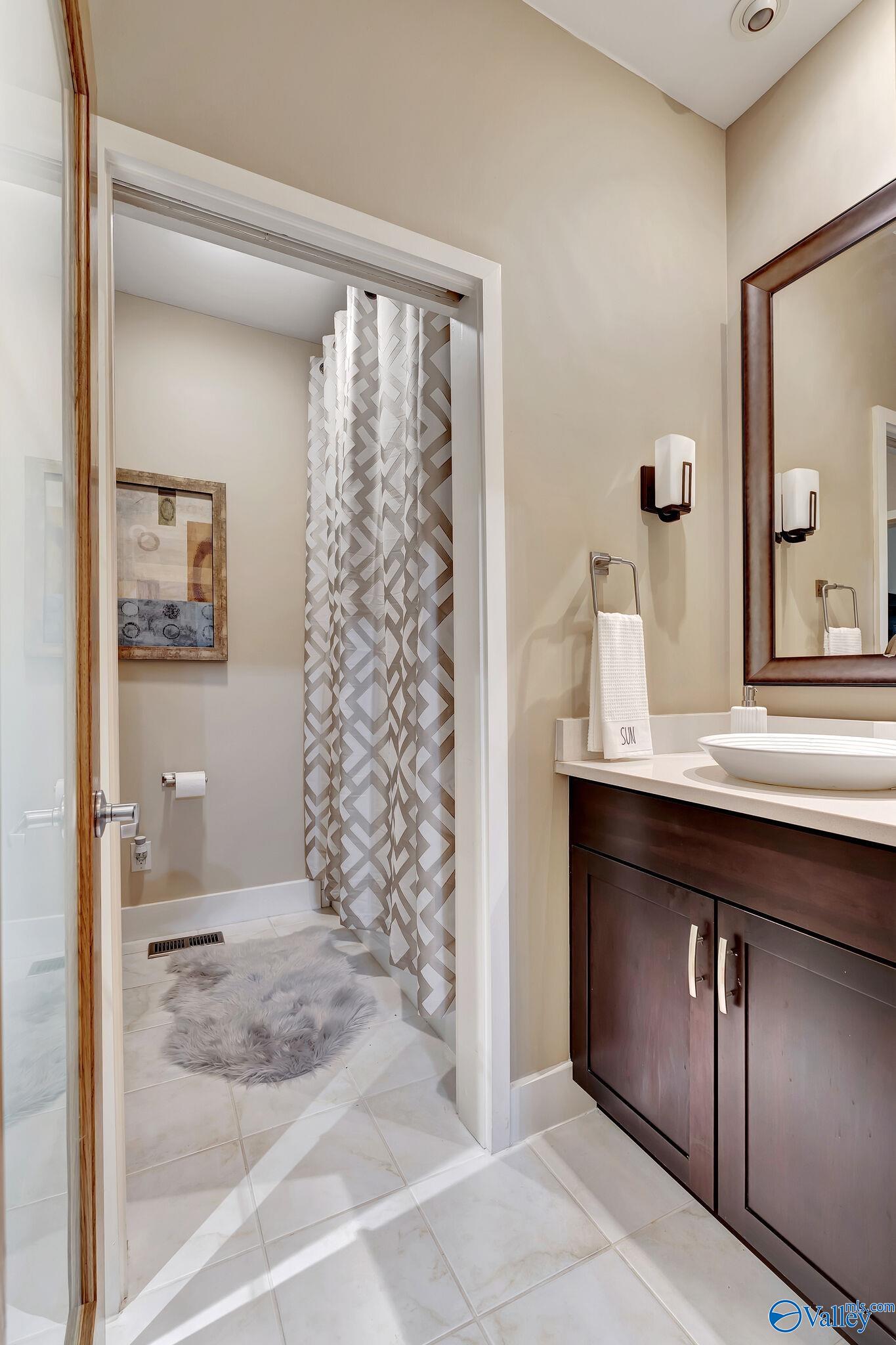 2219 Georgian Drive SE