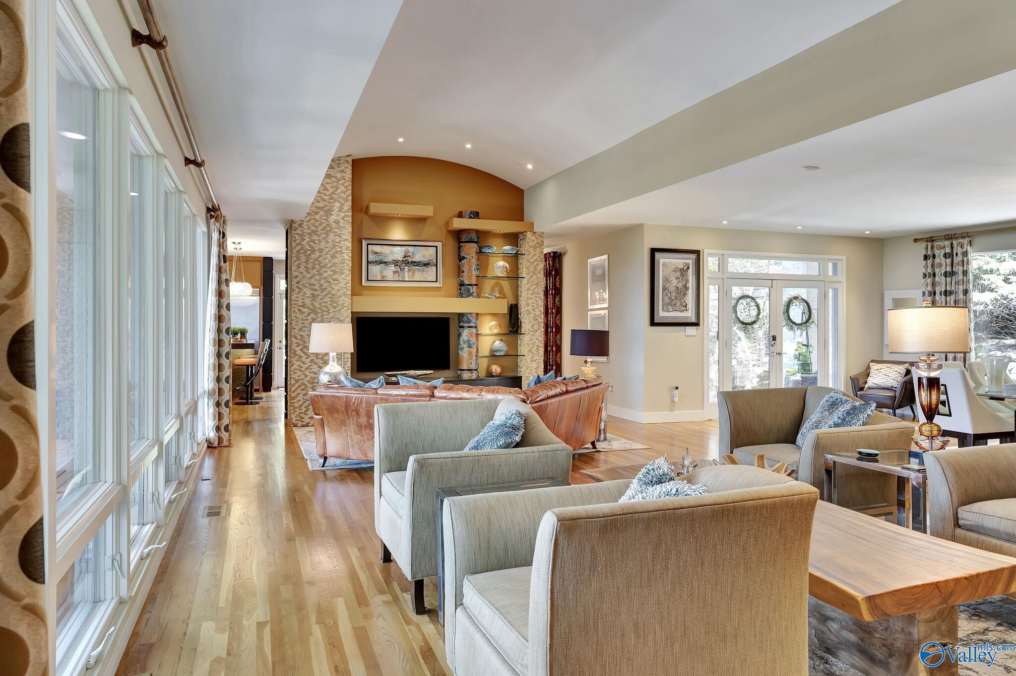 2219 Georgian Drive SE