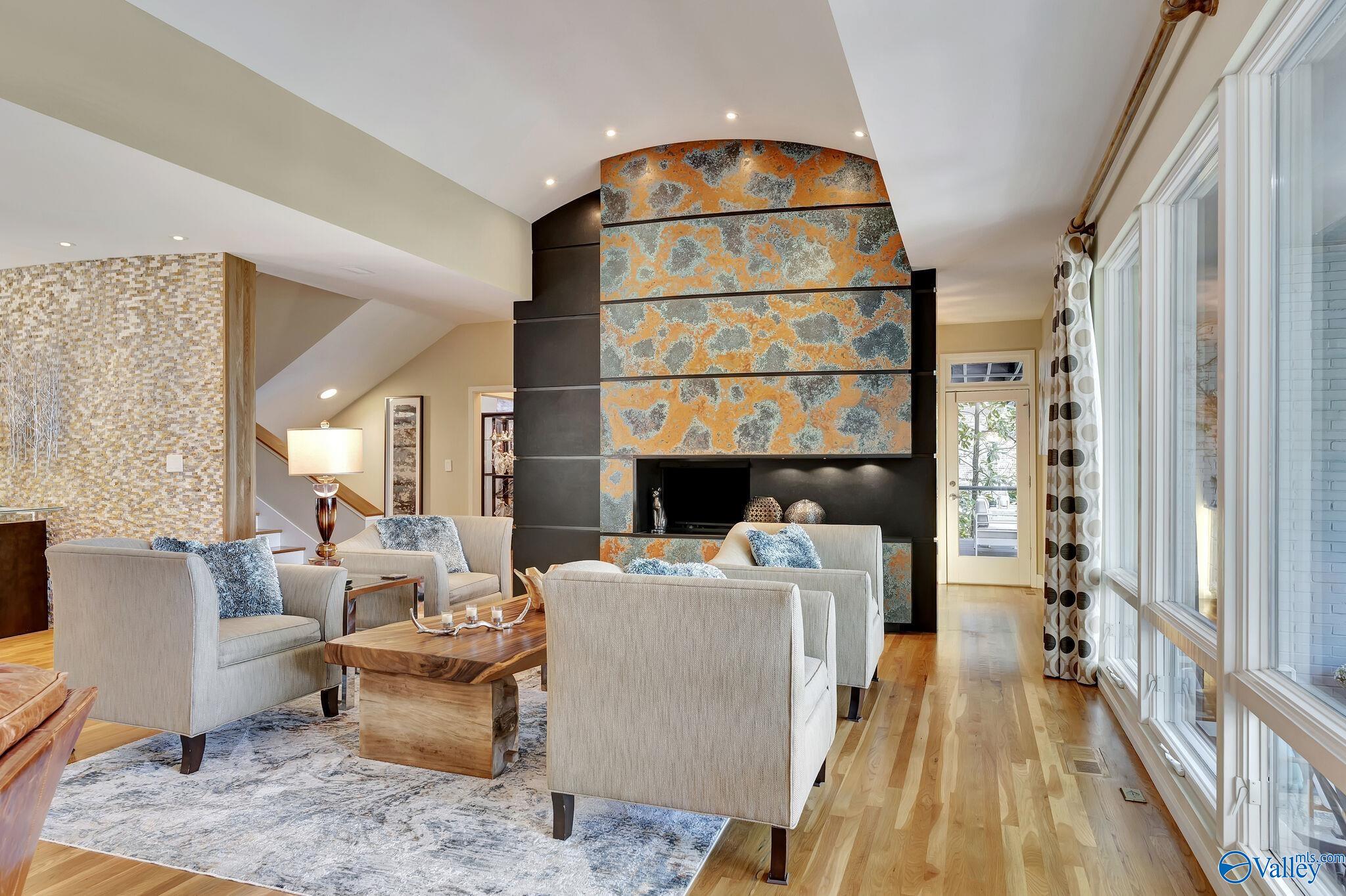 2219 Georgian Drive SE