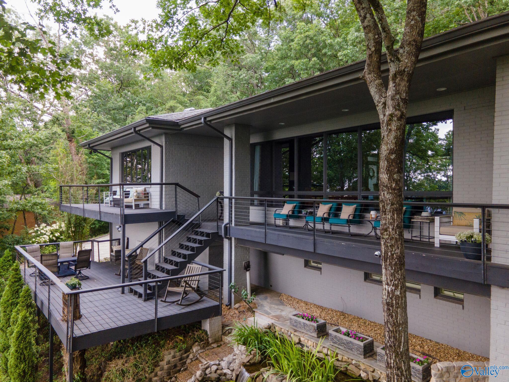 2219 Georgian Drive SE