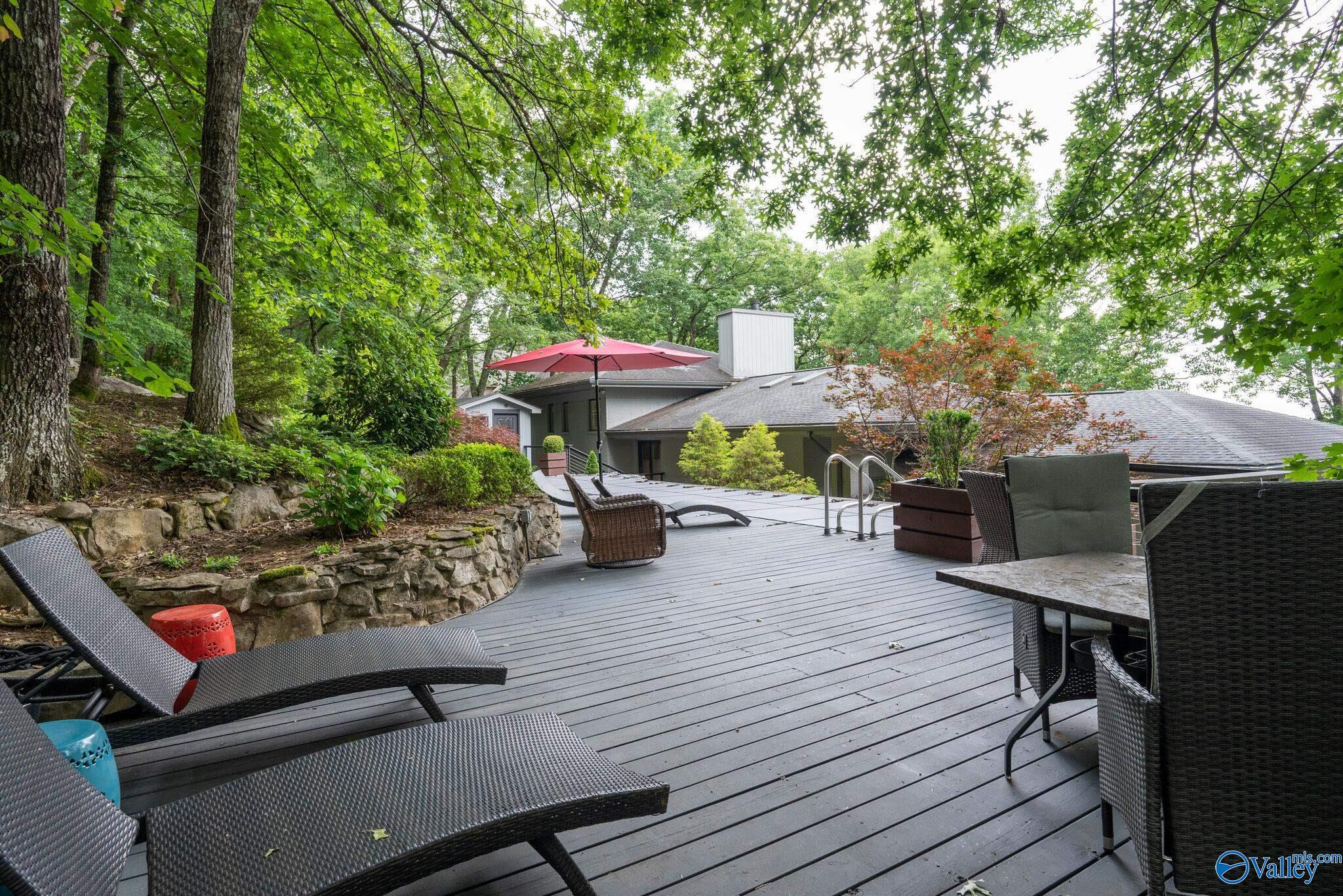 2219 Georgian Drive SE