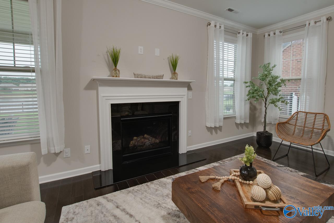 15133 Lakeside Trail