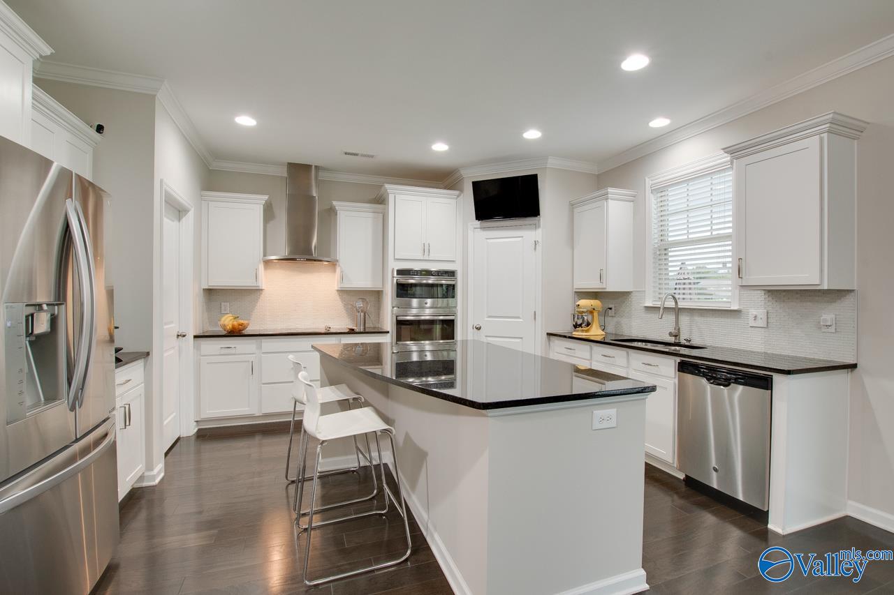 15133 Lakeside Trail