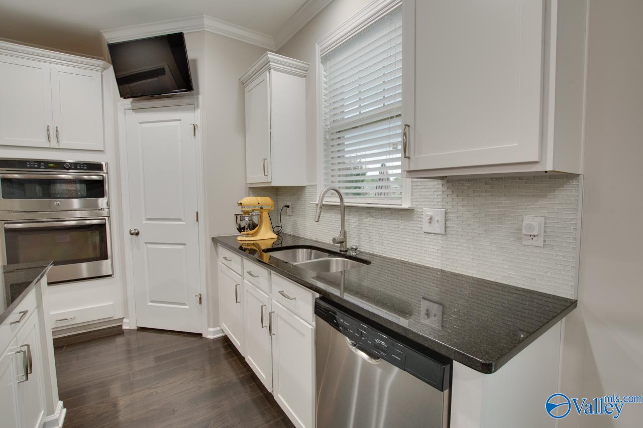 15133 Lakeside Trail