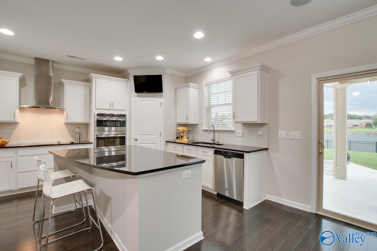 15133 Lakeside Trail