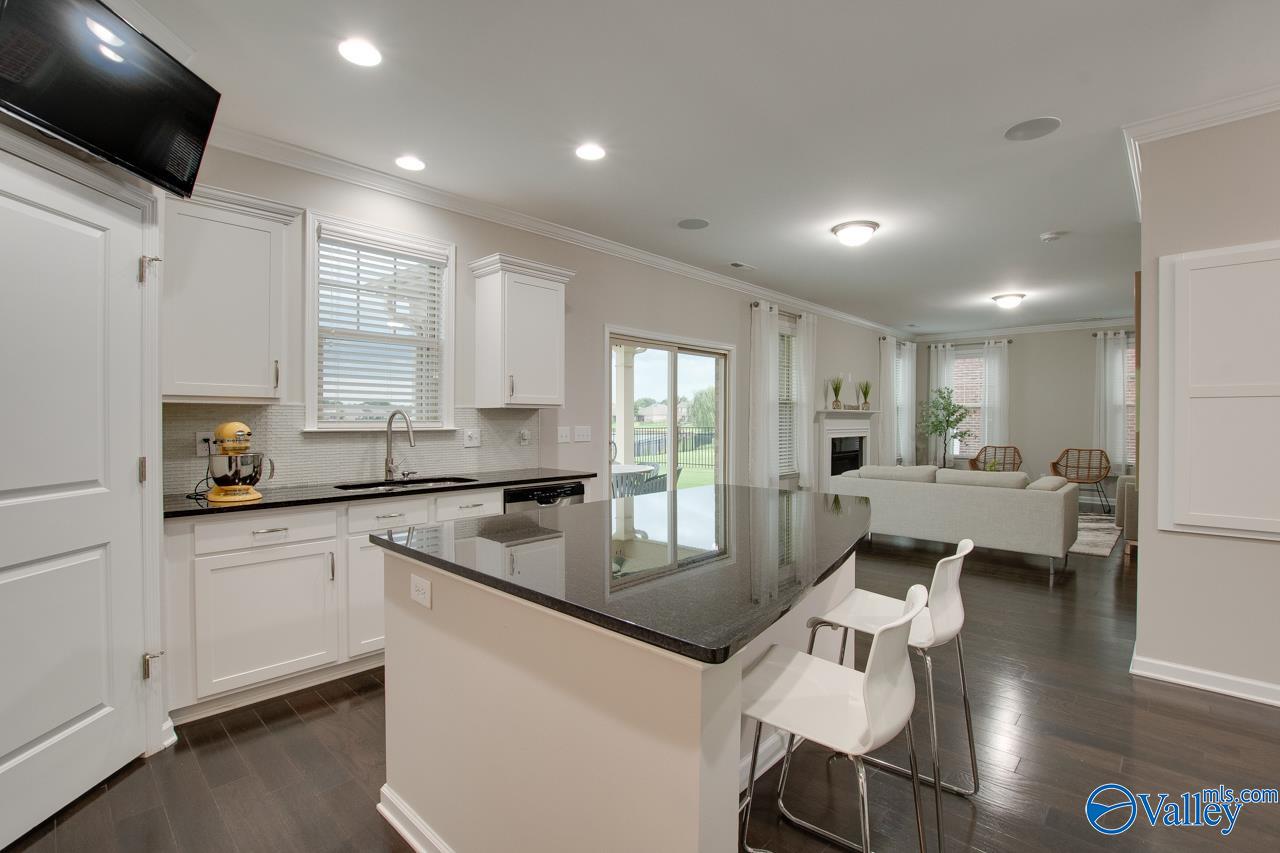 15133 Lakeside Trail