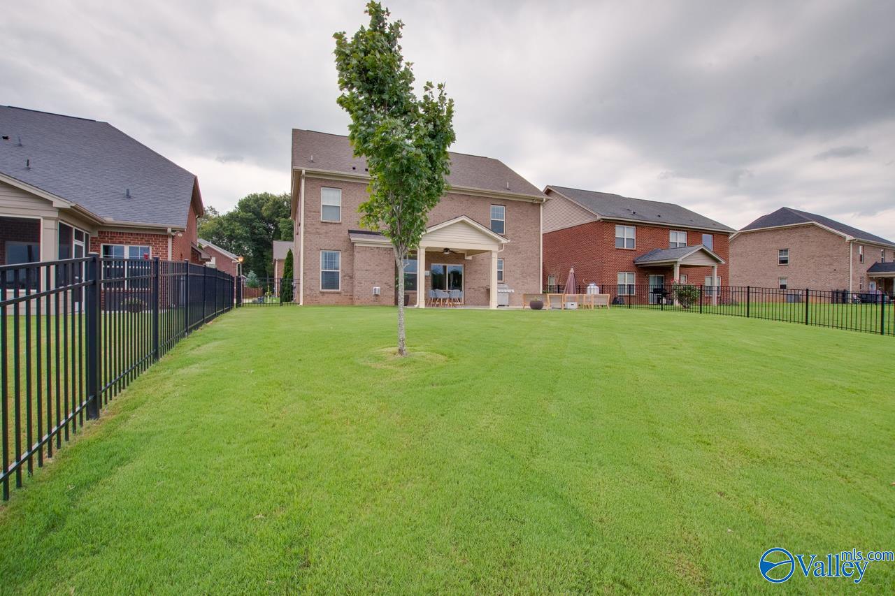 15133 Lakeside Trail