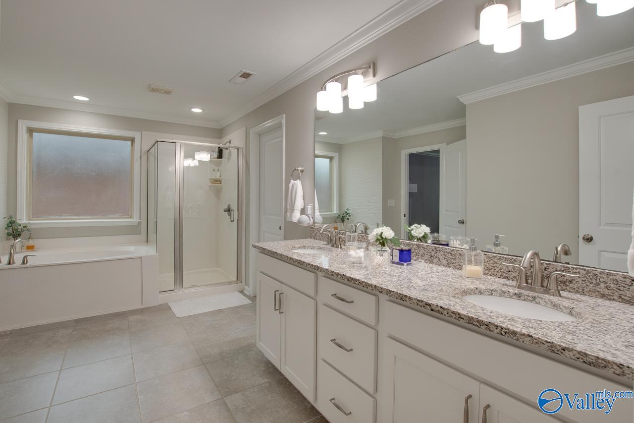 15133 Lakeside Trail