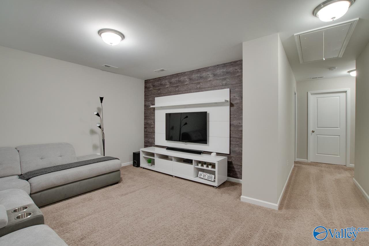 15133 Lakeside Trail