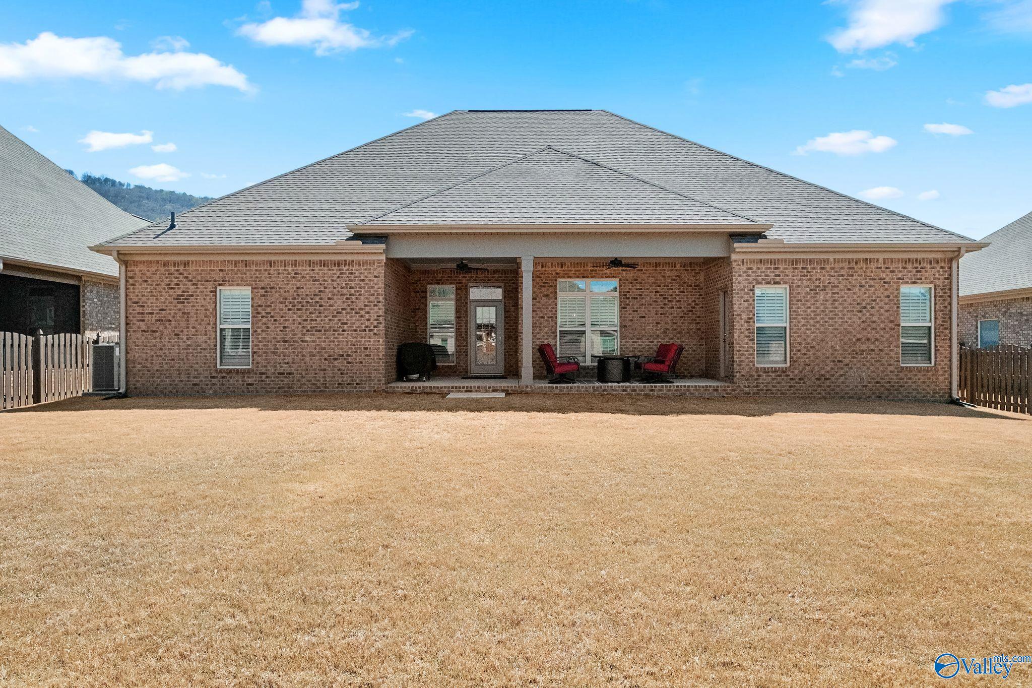 1303 Pecan Point Way