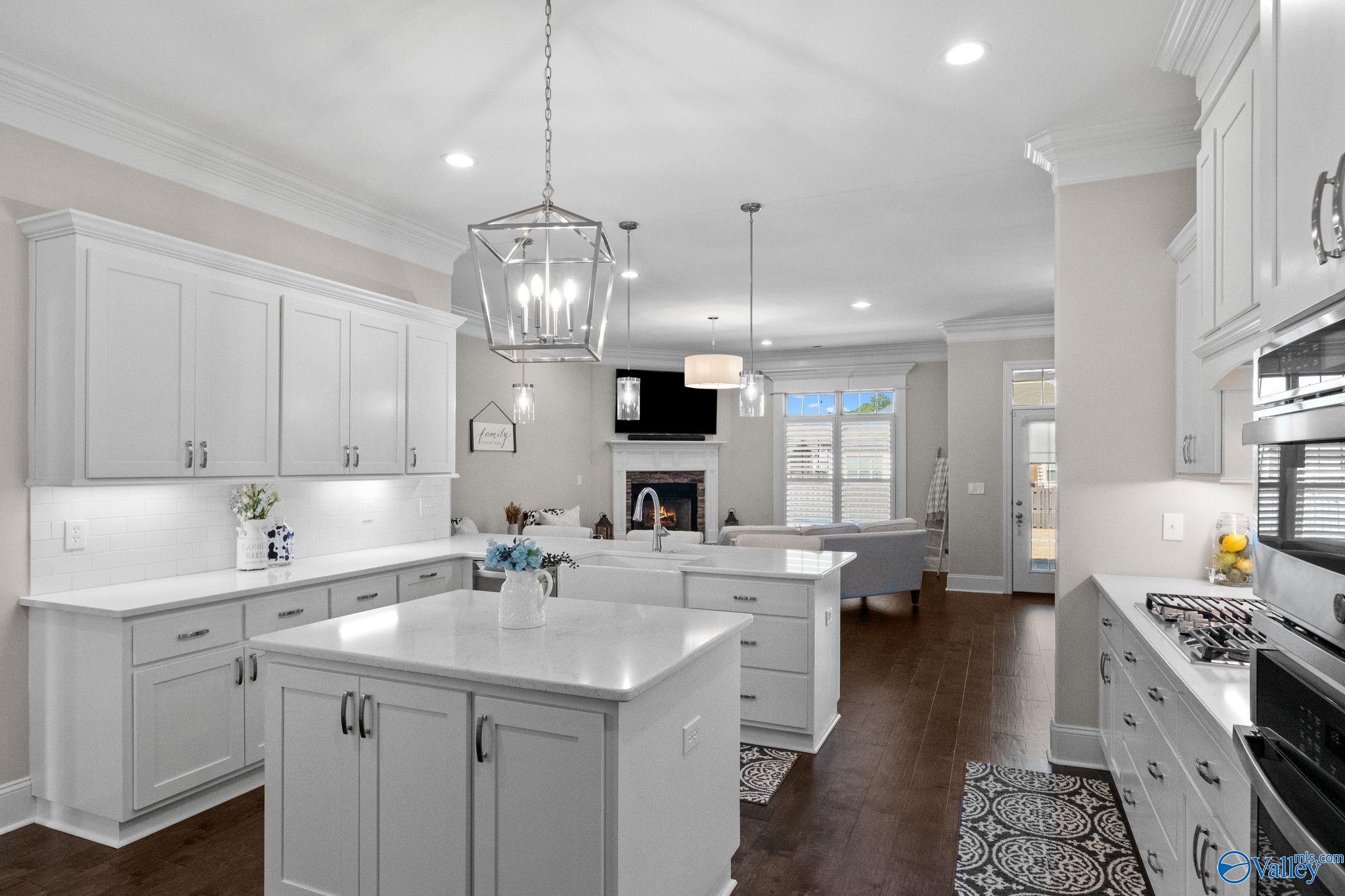 1303 Pecan Point Way