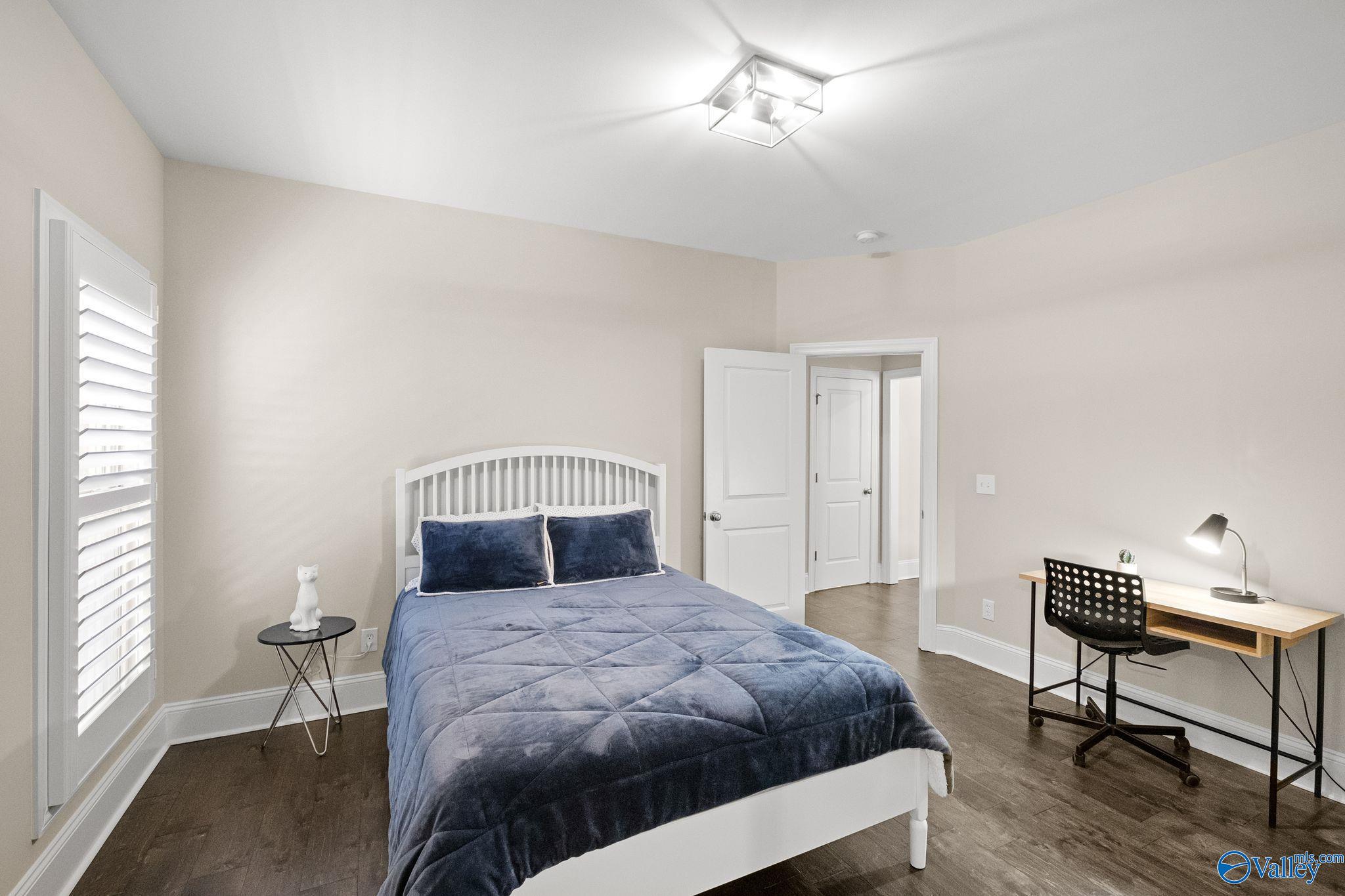 1303 Pecan Point Way