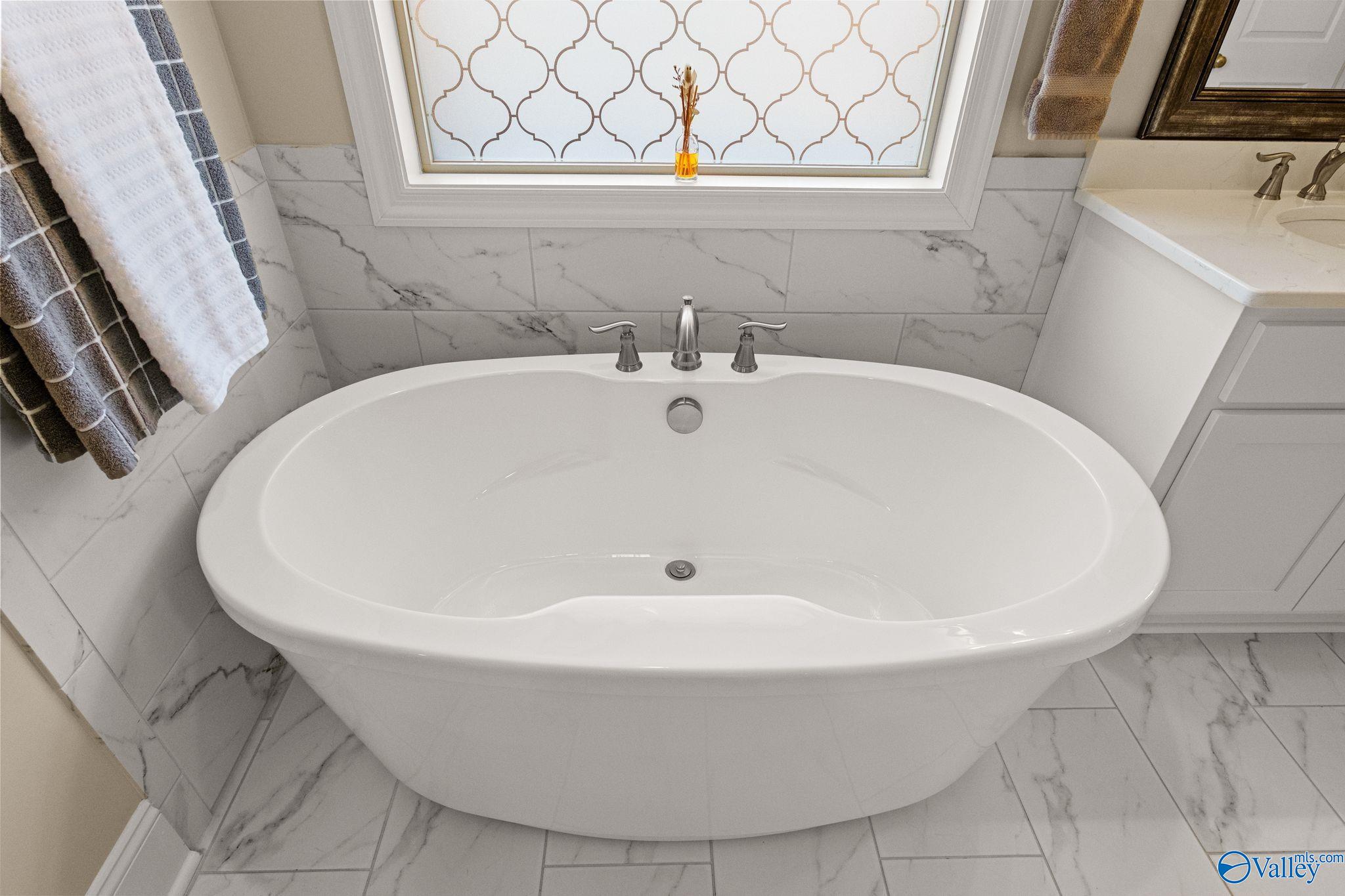 1303 Pecan Point Way