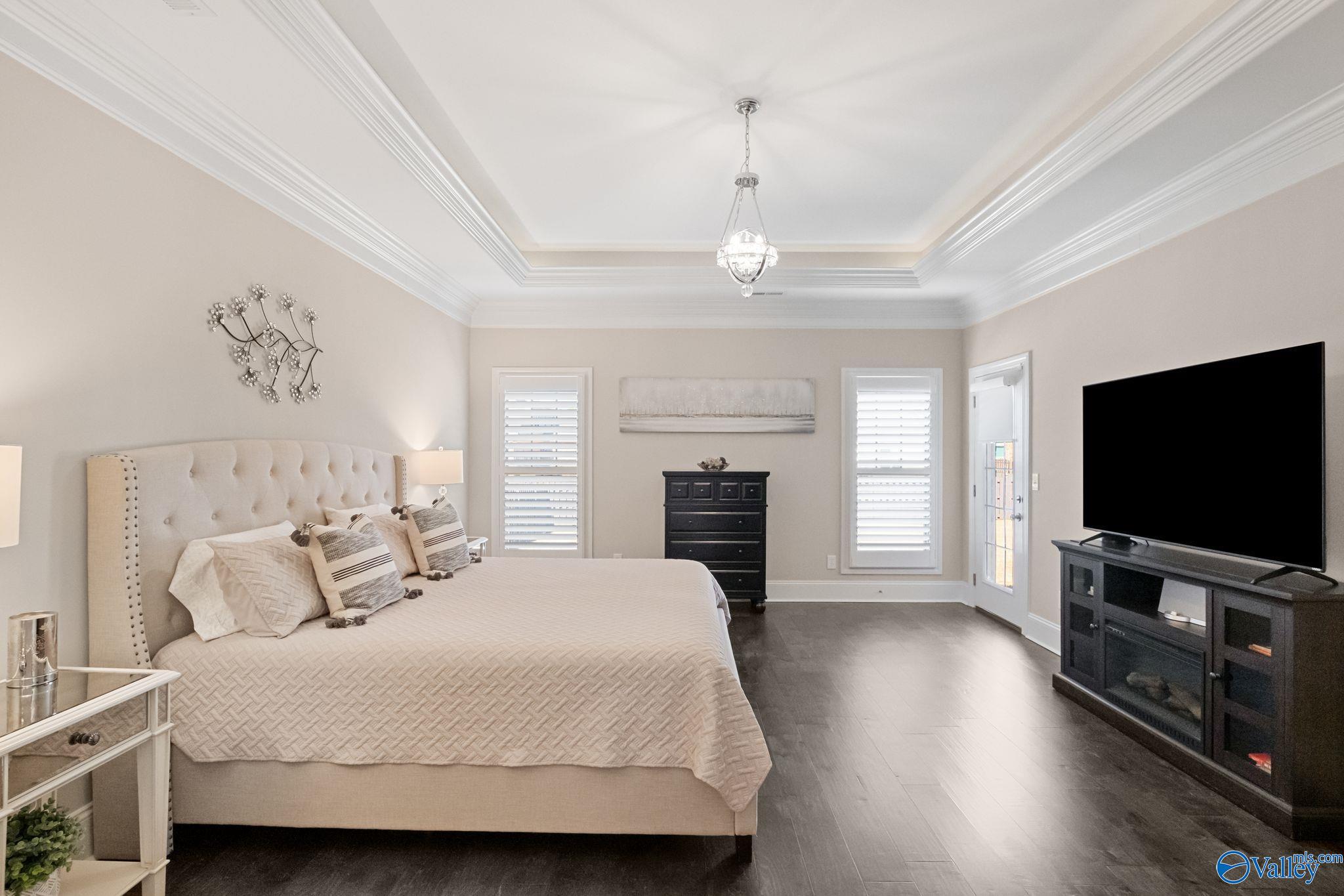 1303 Pecan Point Way