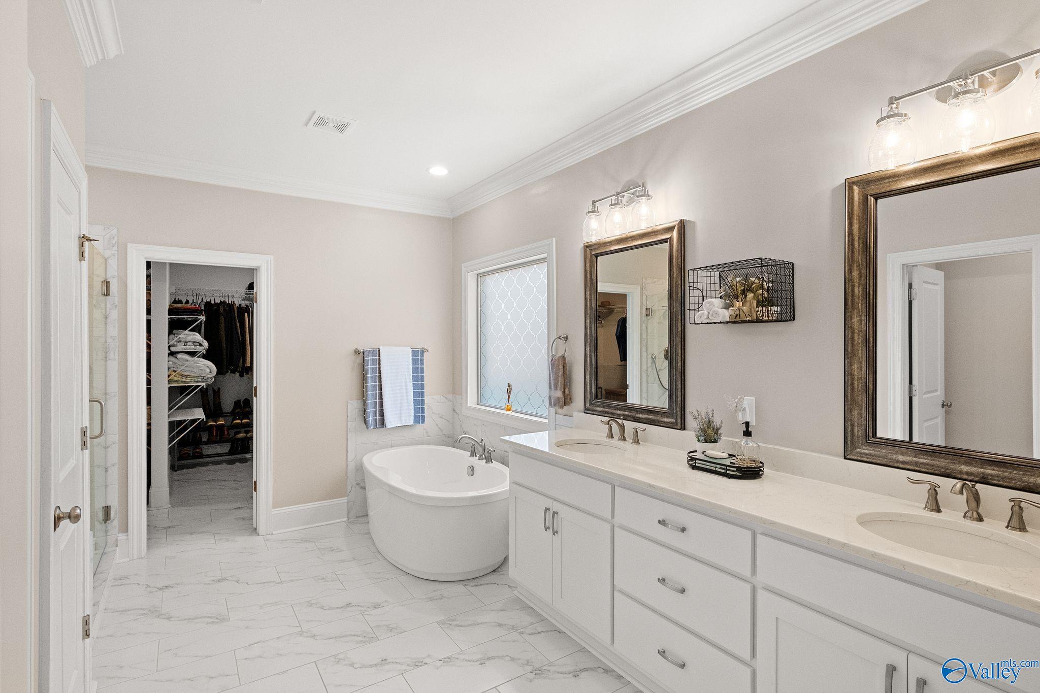 1303 Pecan Point Way