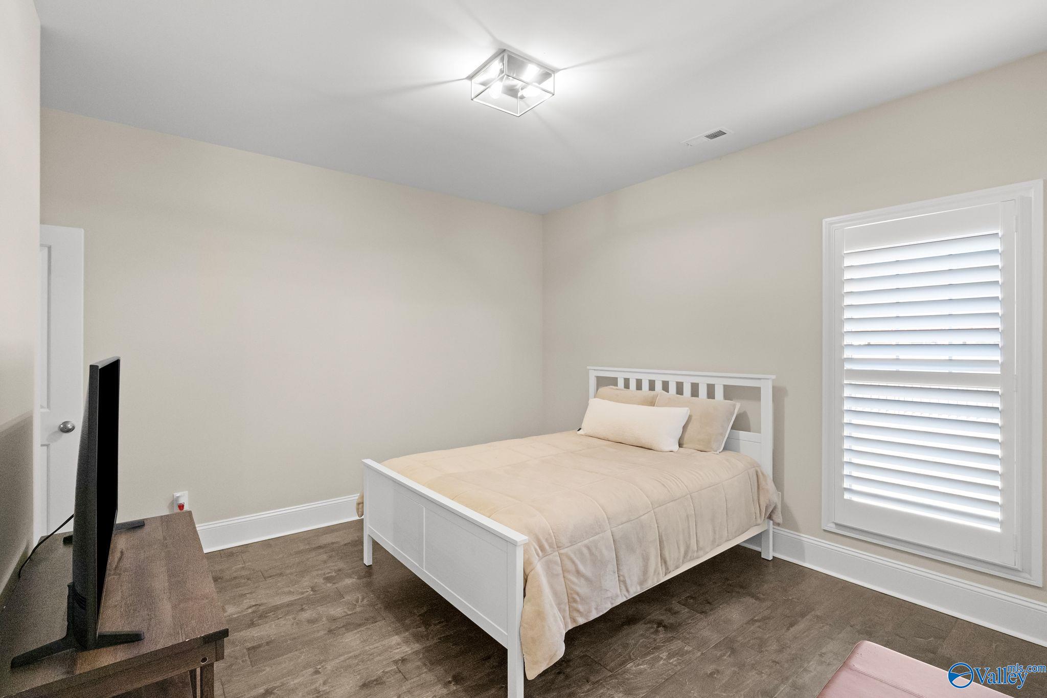 1303 Pecan Point Way