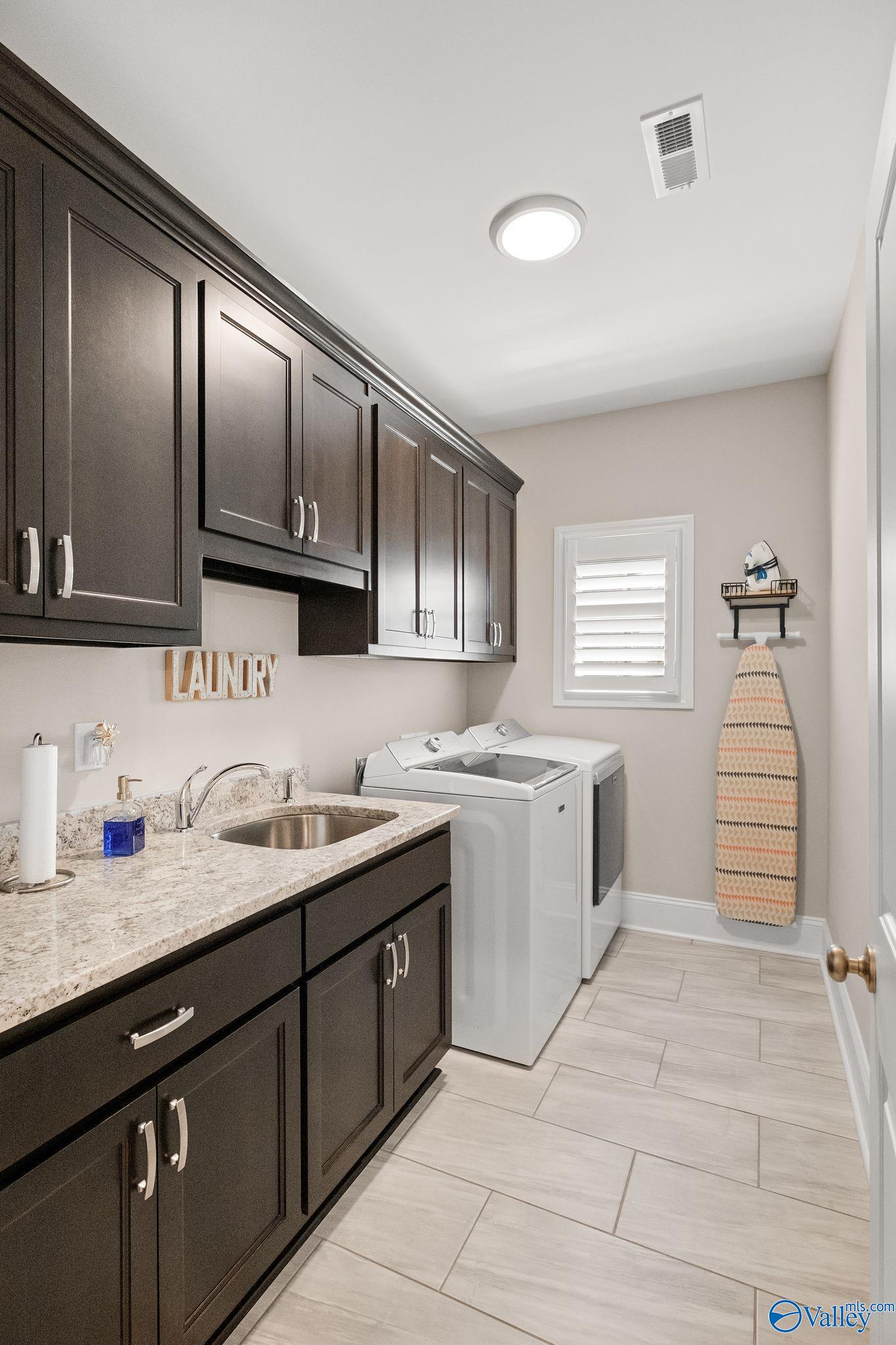 1303 Pecan Point Way