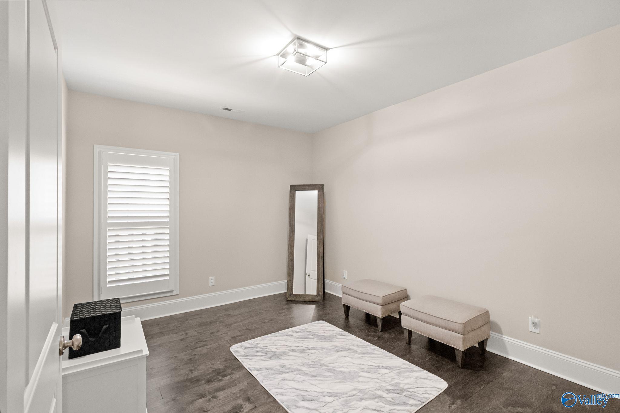 1303 Pecan Point Way