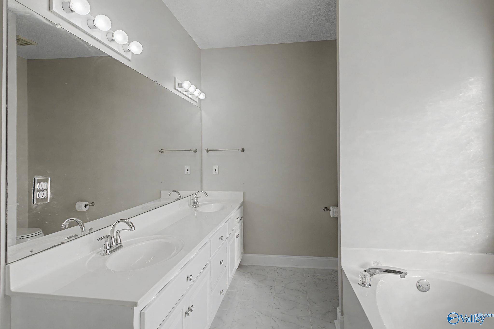 10031 Meredith Lane