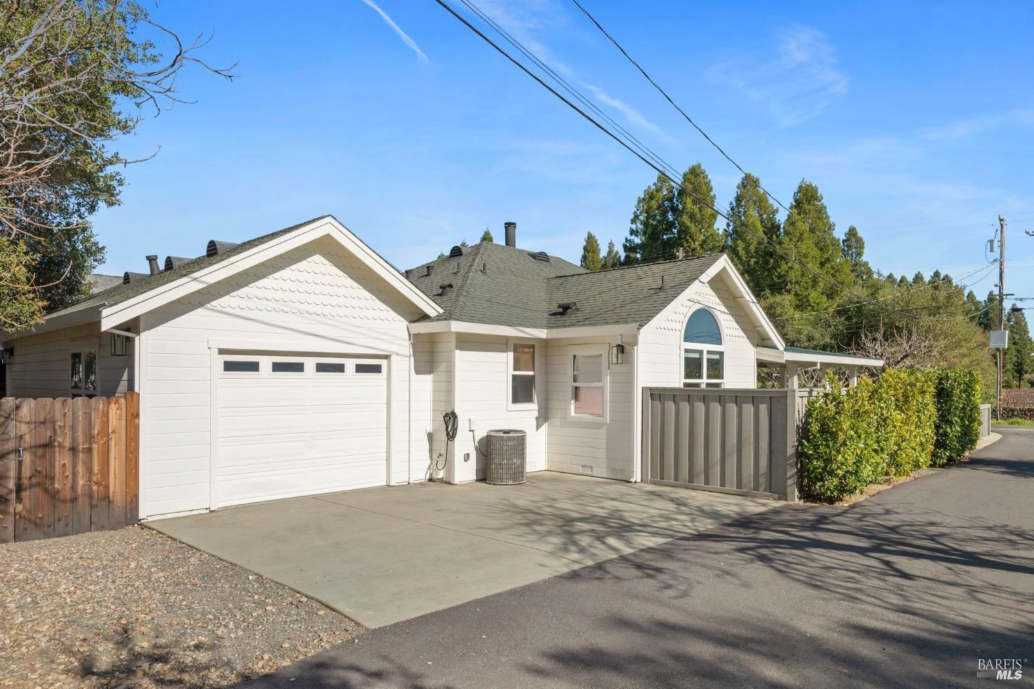 1316 Sulphur Springs Avenue, St. Helena