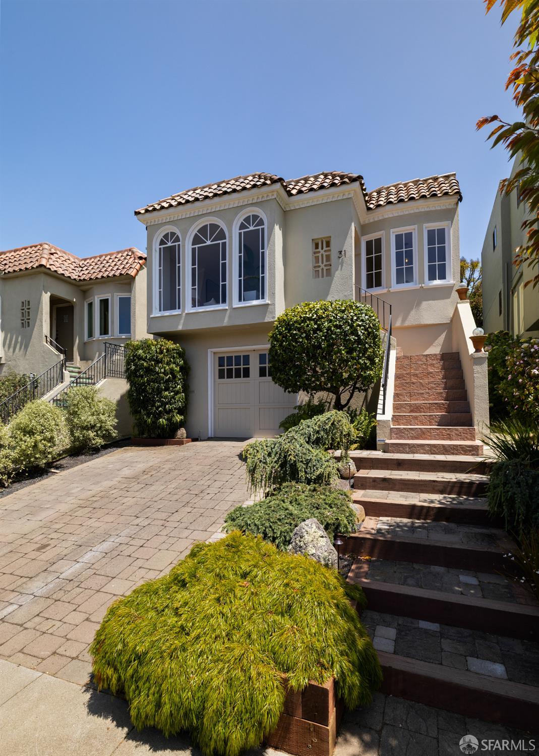 31 Hernandez Avenue