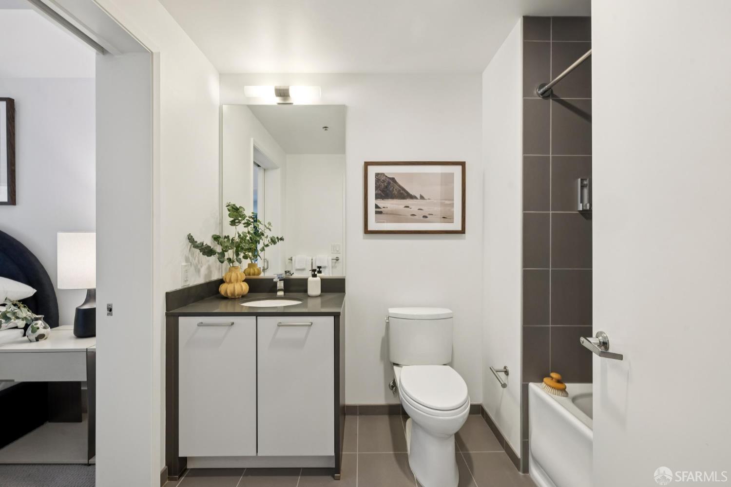 1075 Market Street # 612