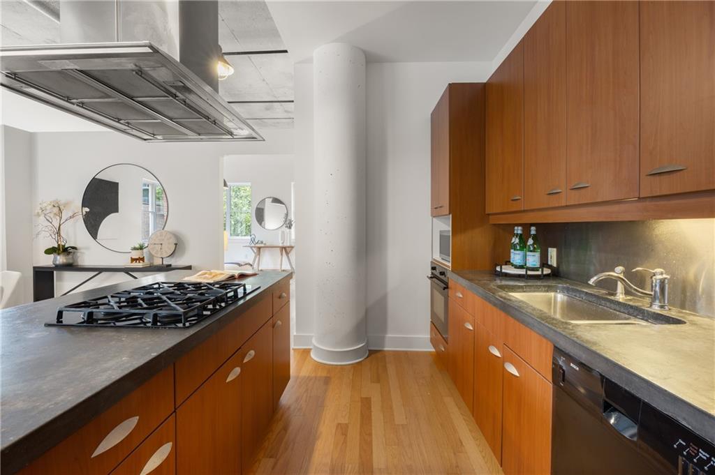 206 11th Street Unit 302