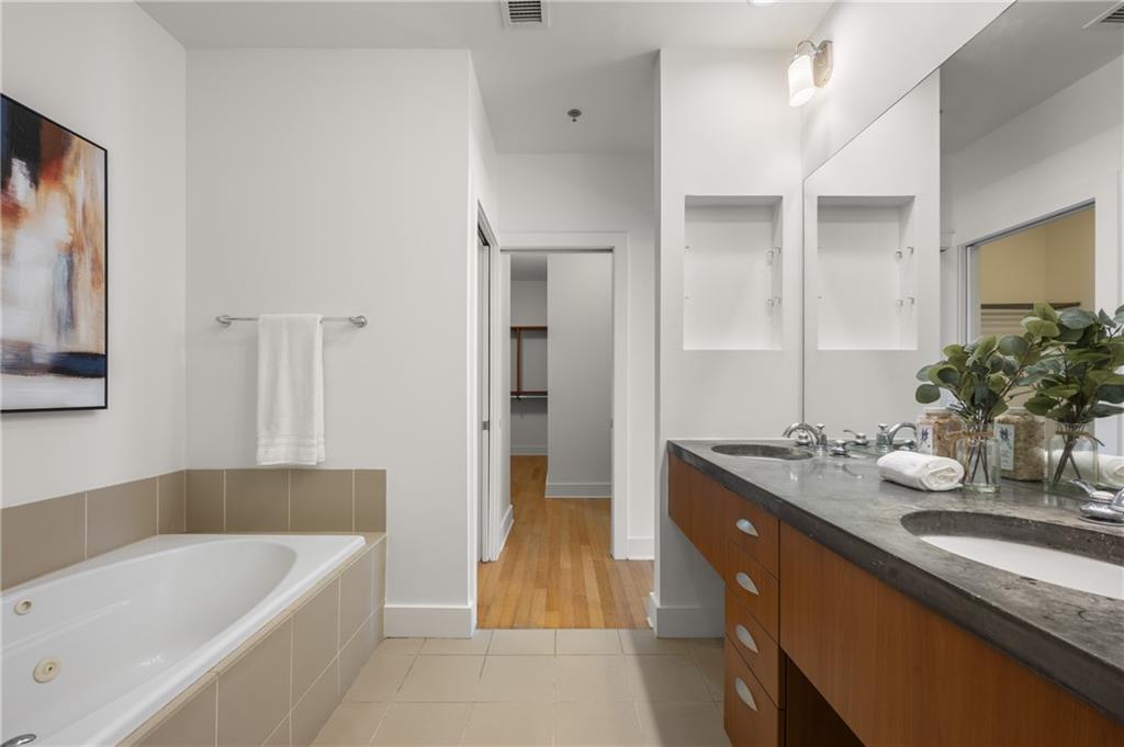 206 11th Street Unit 302