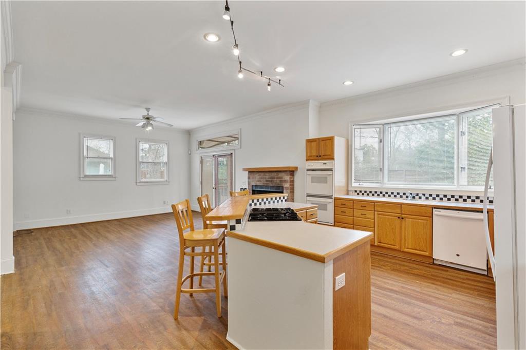 873 Monroe Circle NE