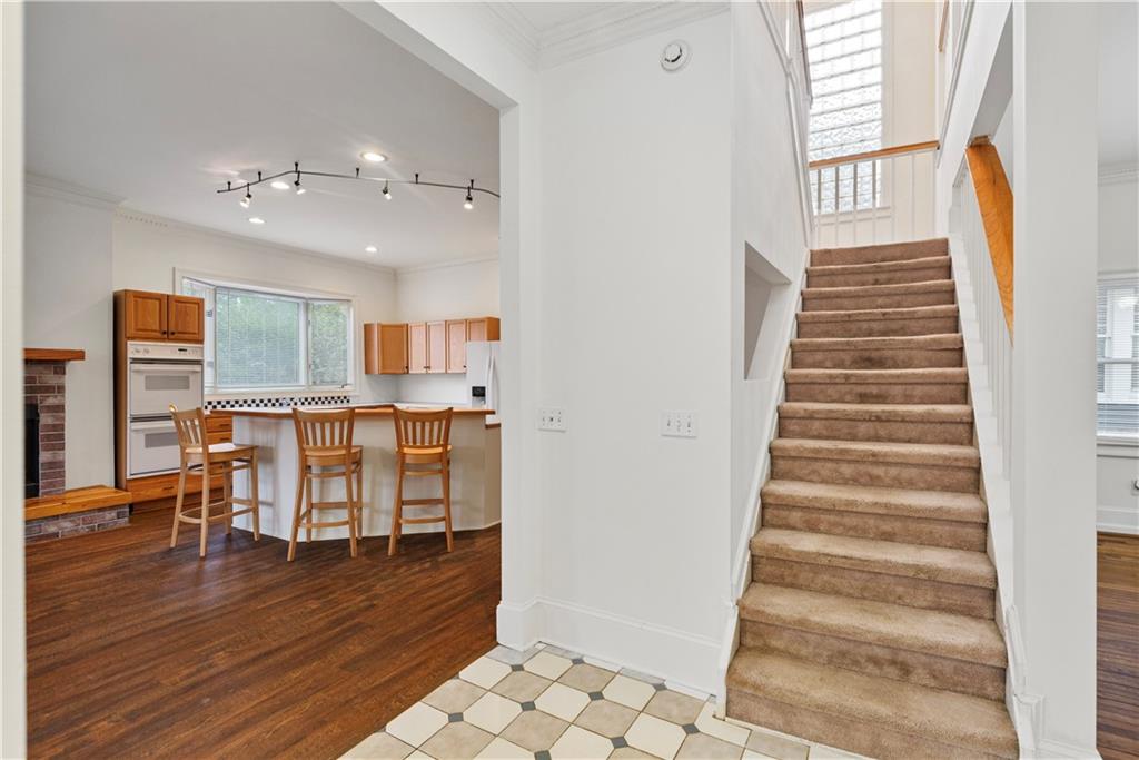 873 Monroe Circle NE