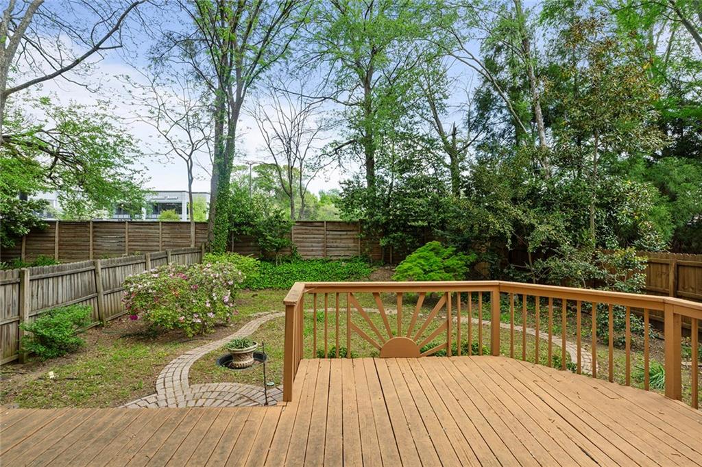873 Monroe Circle NE