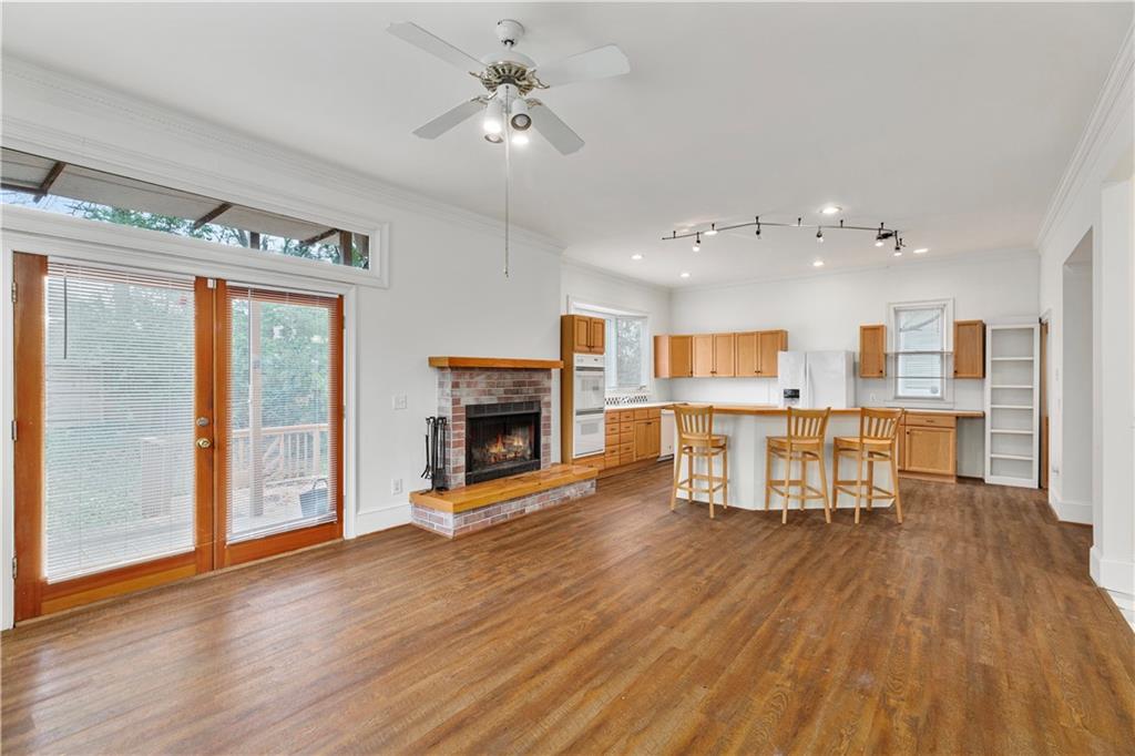 873 Monroe Circle NE