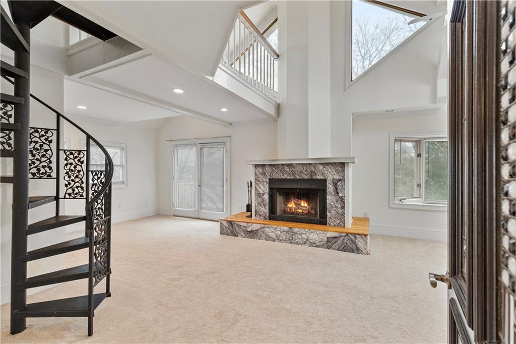 873 Monroe Circle NE