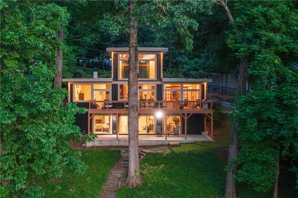 132 Lakeshore Drive