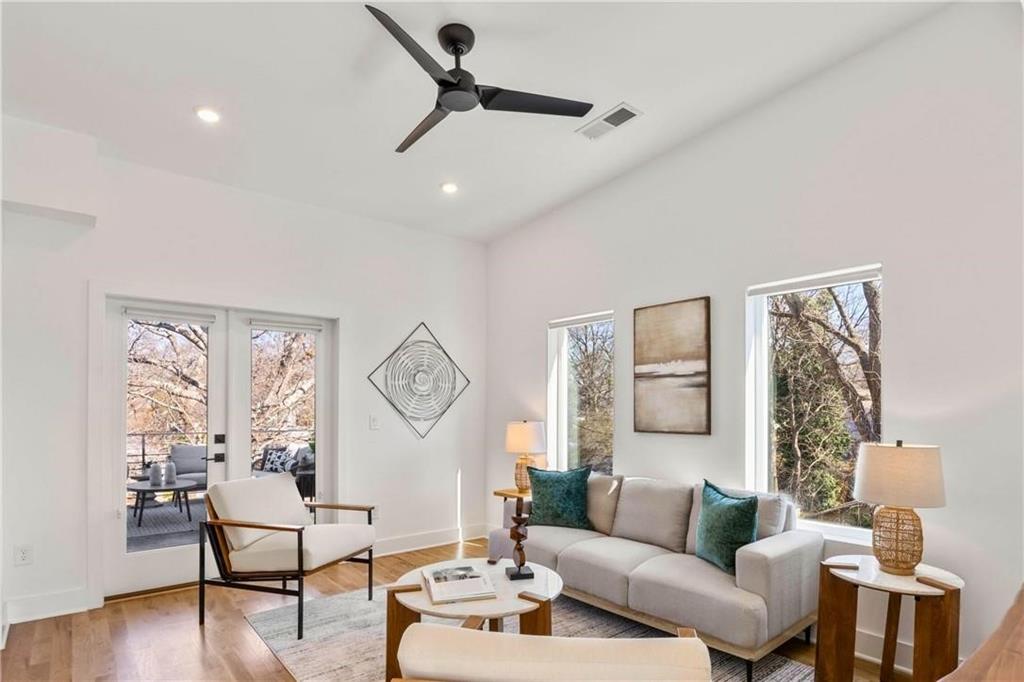 1836 Memorial Drive Unit 303