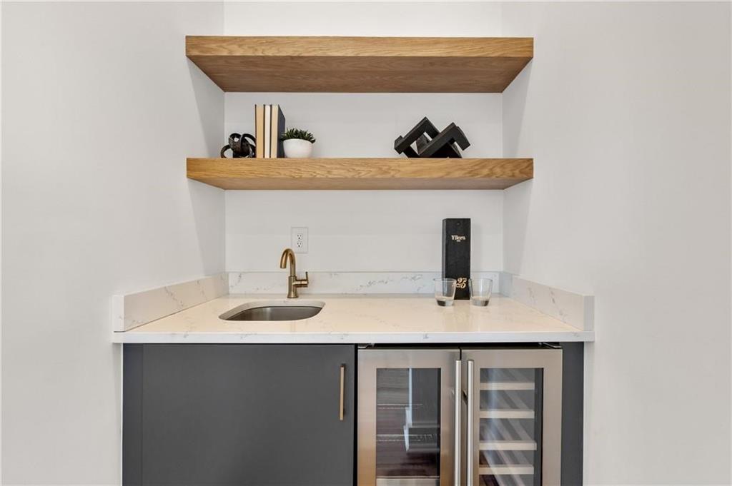 1836 Memorial Drive Unit 303