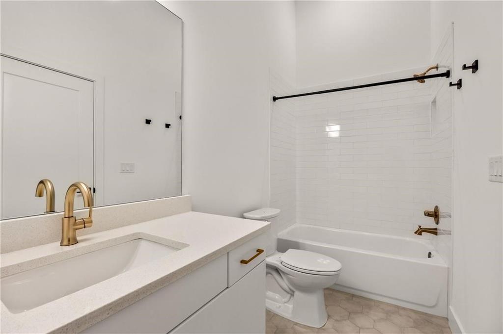 1836 Memorial Drive Unit 303