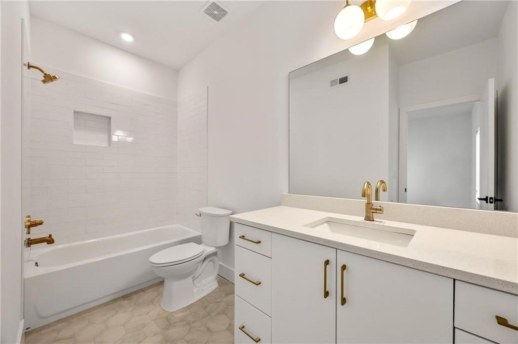 1836 Memorial Drive Unit 303